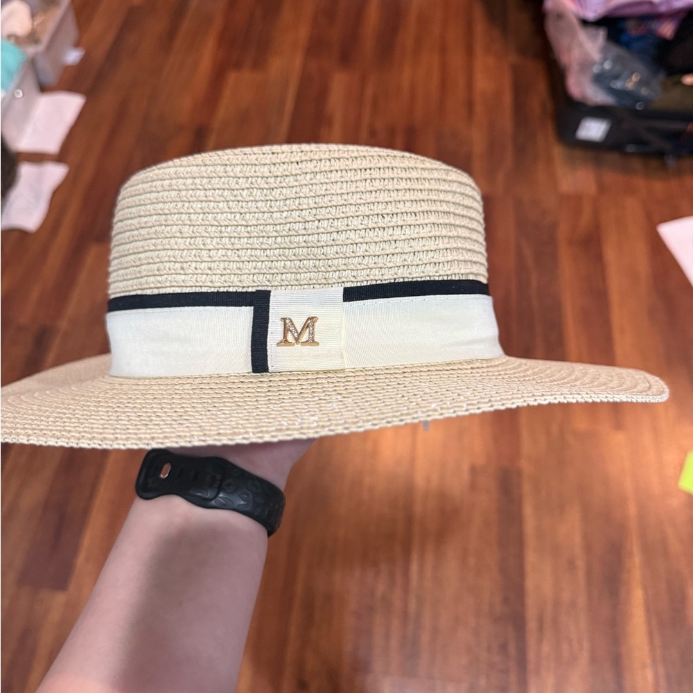 Amazon Beige Straw Hat with Black Trim